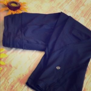 Lululemon black yoga pants